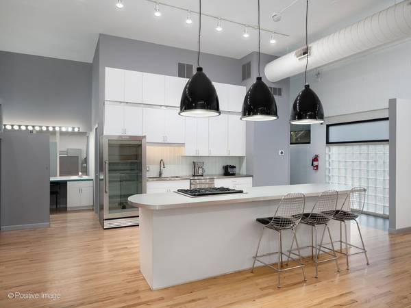 400 N Racine AVE #105, Chicago, IL 60642