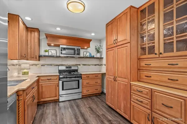 5N597 Weber DR, St. Charles, IL 60184