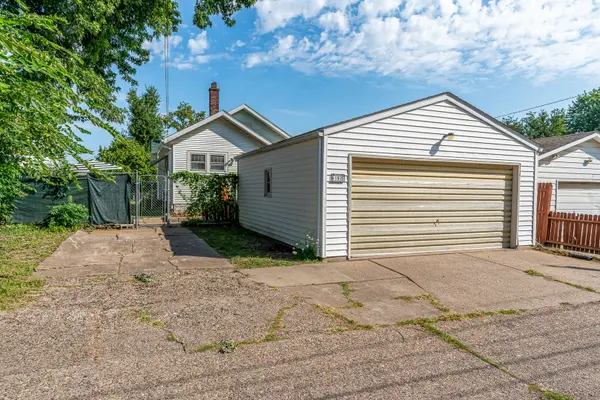 2125 Grove ST, Davenport, IA 52804