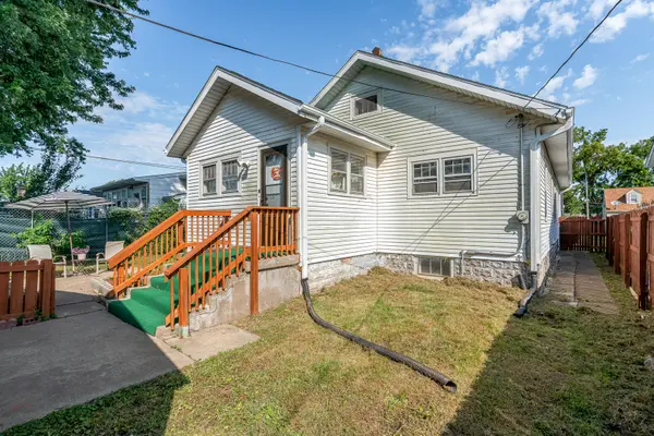 2125 Grove ST, Davenport, IA 52804