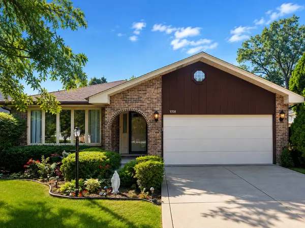 9708 S 81st AVE, Palos Hills, IL 60465