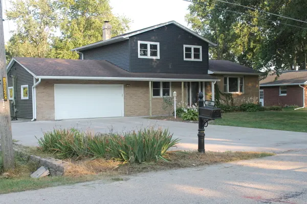 108 Circle DR, Cambridge, IL 61238