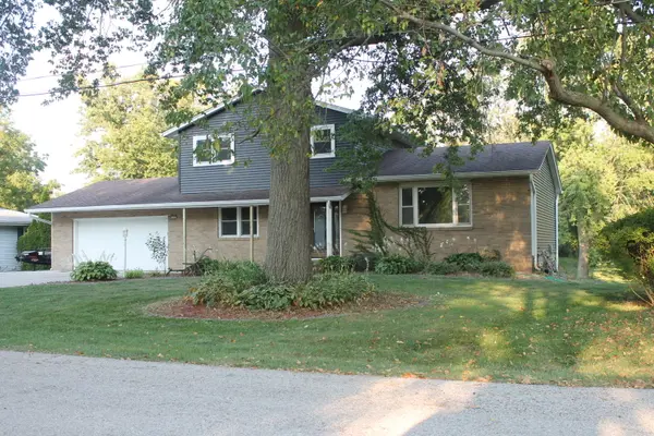 108 Circle DR, Cambridge, IL 61238