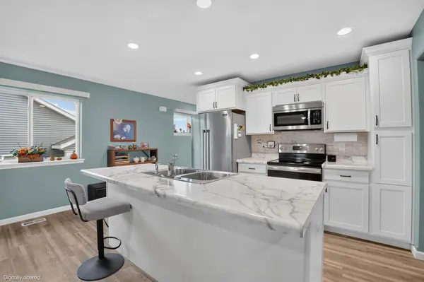 1113 Loren DR, Cedar Falls, IA 50613