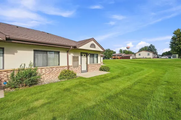 520 S 1st AVE #113, New Hampton, IA 50659