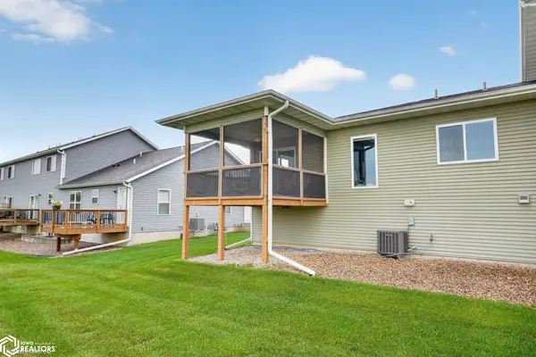 1113 Loren DR, Cedar Falls, IA 50613