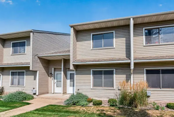 4464 Mccoll DR, Savage, MN 55378