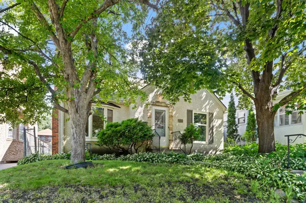 2081 Jefferson AVE, Saint Paul, MN 55105