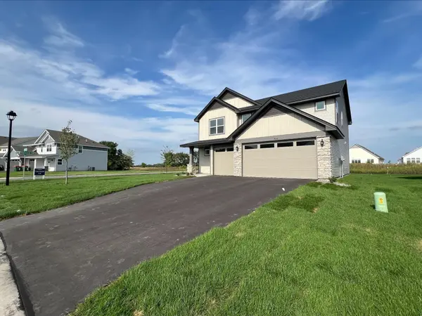 7636 Lotus LN, Lino Lakes, MN 55014