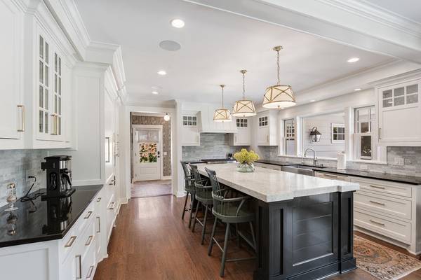 415 Highcroft RD, Wayzata, MN 55391