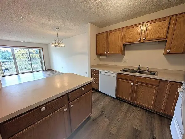 2231 Penn PL #213, North Saint Paul, MN 55109