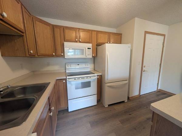 2231 Penn PL #213, North Saint Paul, MN 55109