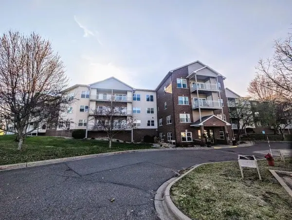 2231 Penn PL #213, North Saint Paul, MN 55109