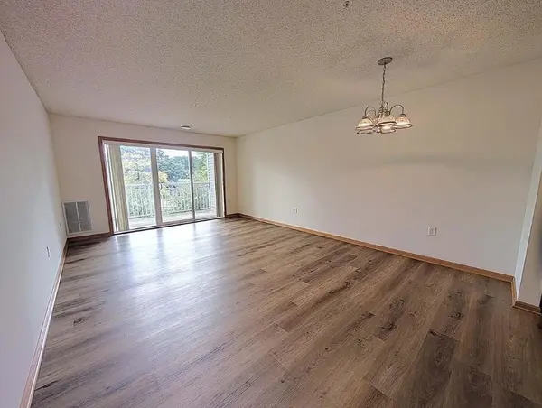 2231 Penn PL #213, North Saint Paul, MN 55109