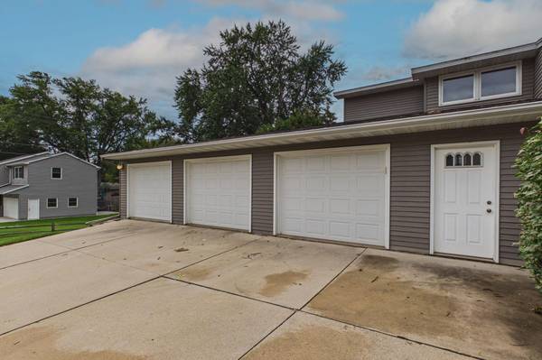 3024 Crescent LN NW, Rochester, MN 55901