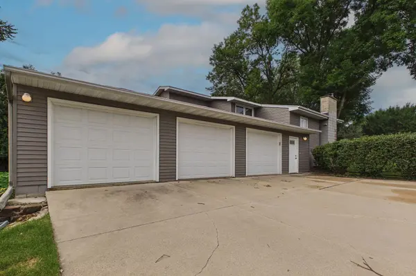 3024 Crescent LN NW, Rochester, MN 55901