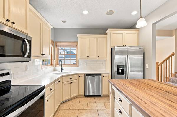 11649 Laketowne VW, Albertville, MN 55301