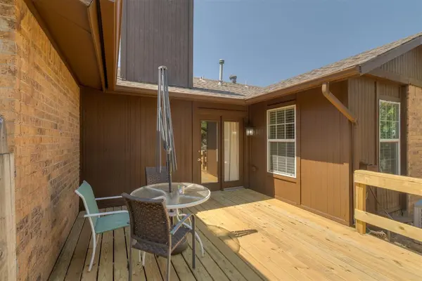 716 Stonecroft CIR, Edmond, OK 73034