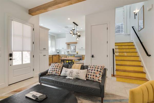 225 W 1st ST #112, Edmond, OK 73003
