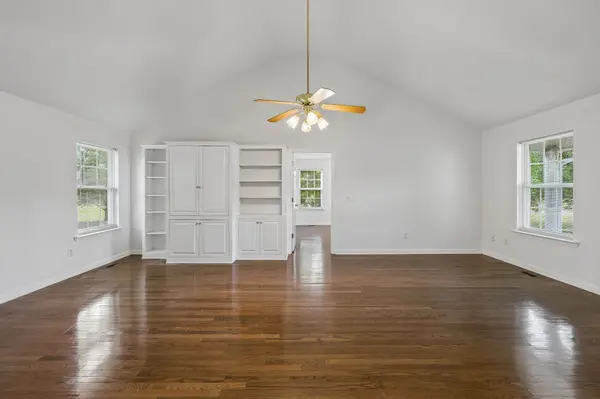 201 Tenby Dr, Murfreesboro, TN 37127