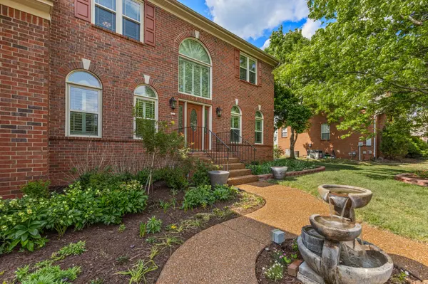318 Logans Cir, Franklin, TN 37067
