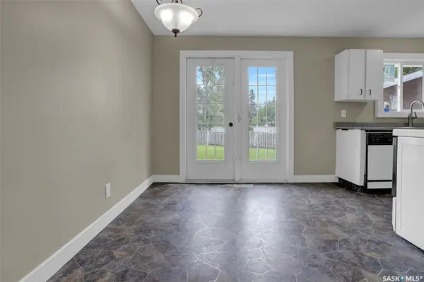 34 Armstrong BAY, Regina, SK S4N 4G7