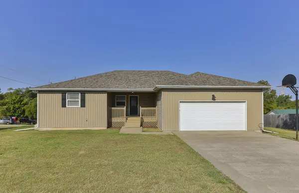 511 N Russell AVE, Bolivar, MO 65613