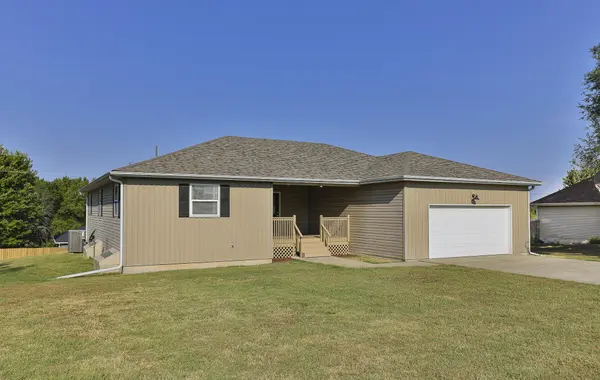 511 N Russell AVE, Bolivar, MO 65613