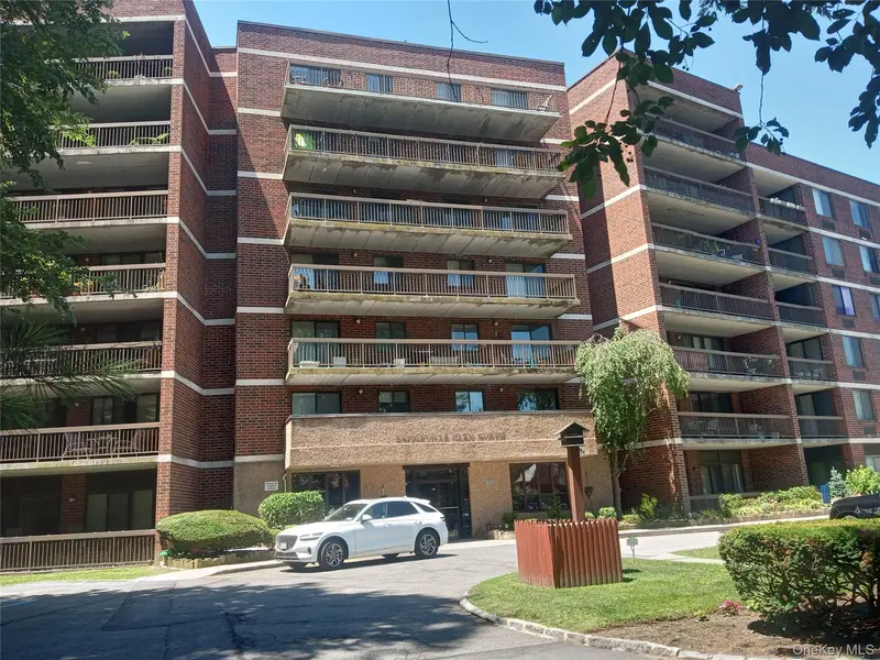 1374 Midland AVE #214, Bronxville, NY 10708