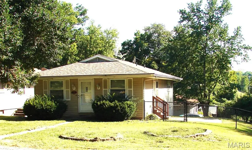 524 Phillipena ST, Edwardsville, IL 62025