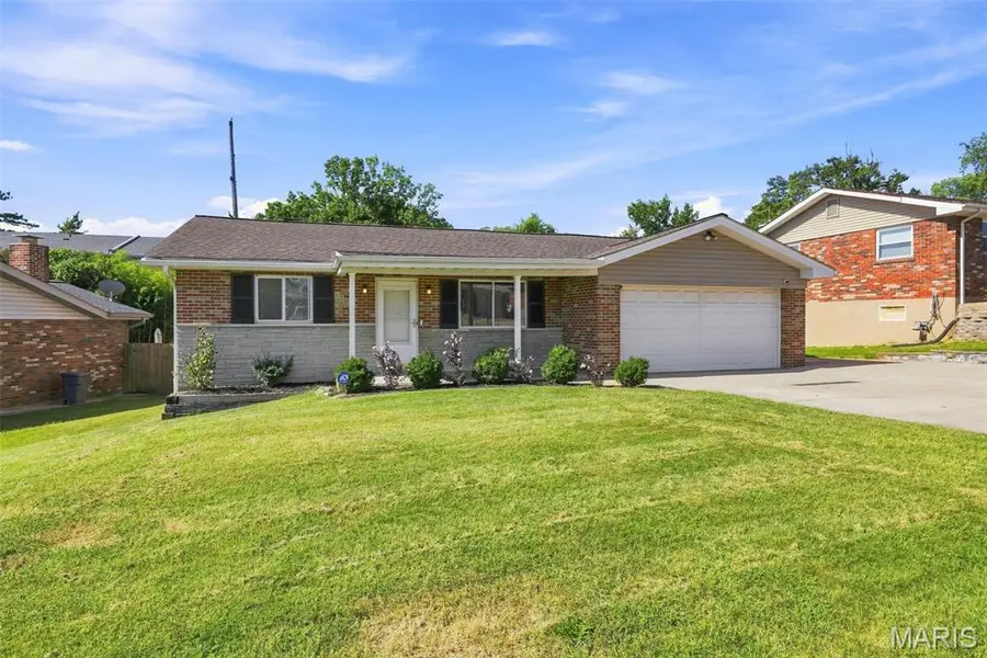 1212 Victory DR, Unincorporated, MO 63125