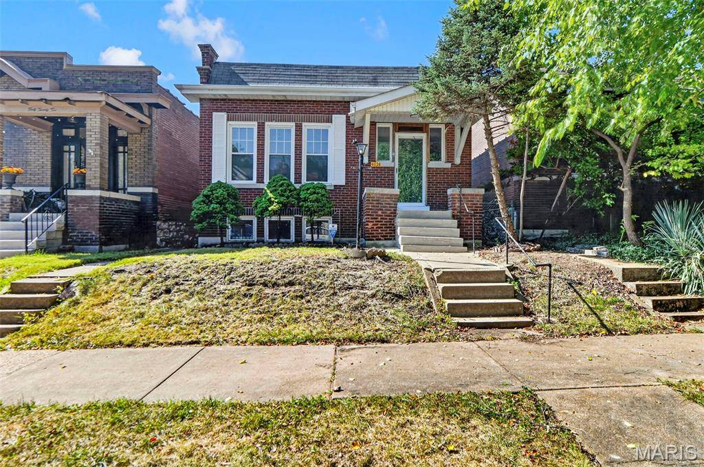 4026 Humphrey ST, St Louis, MO 63116