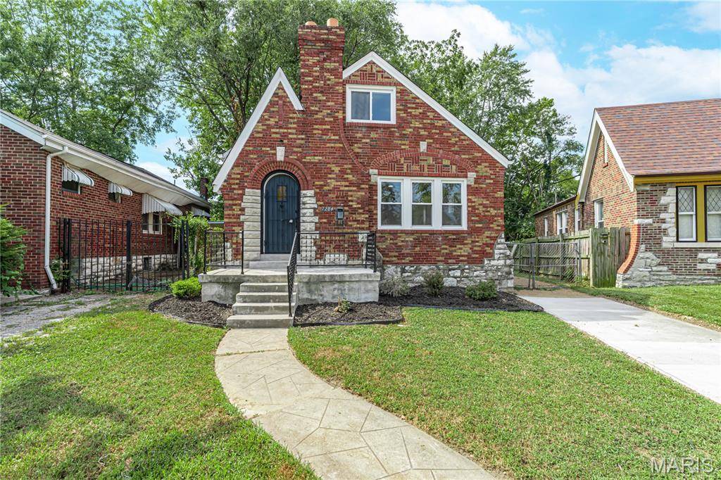 1284 Sells AVE, St Louis, MO 63147