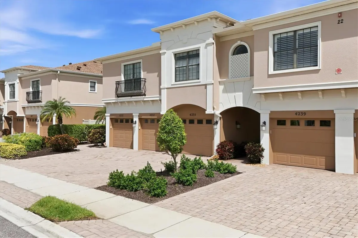 4239 OVERTURE CIR, Bradenton, FL 34209