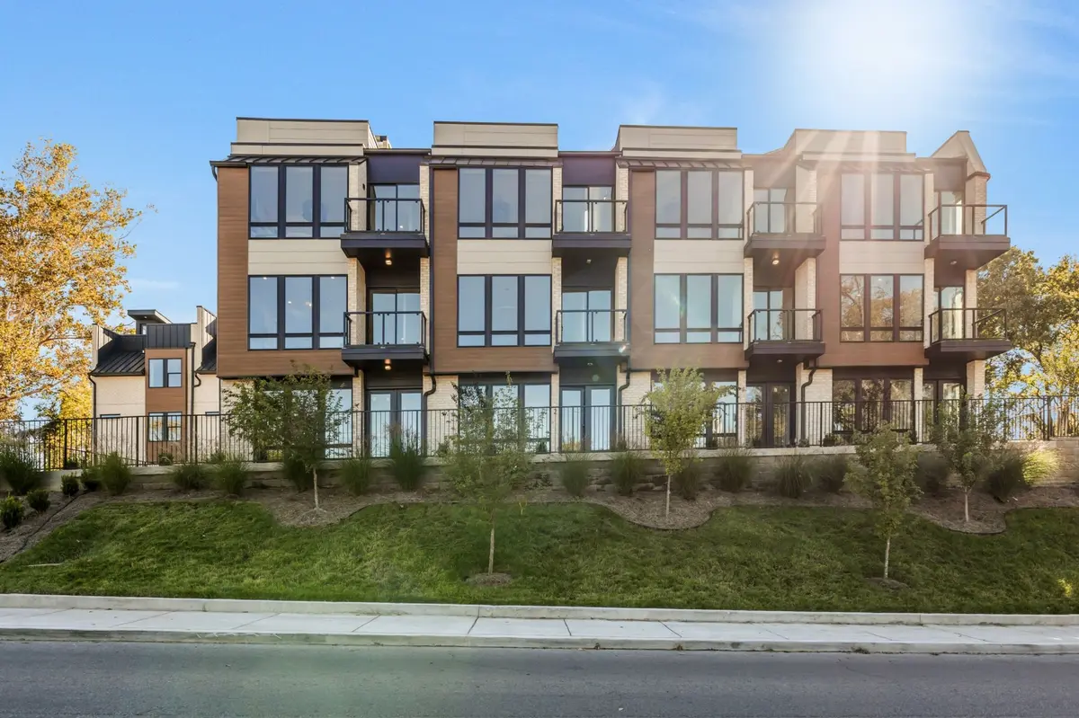 106 Grizzard Ave #3, Nashville, TN 37207