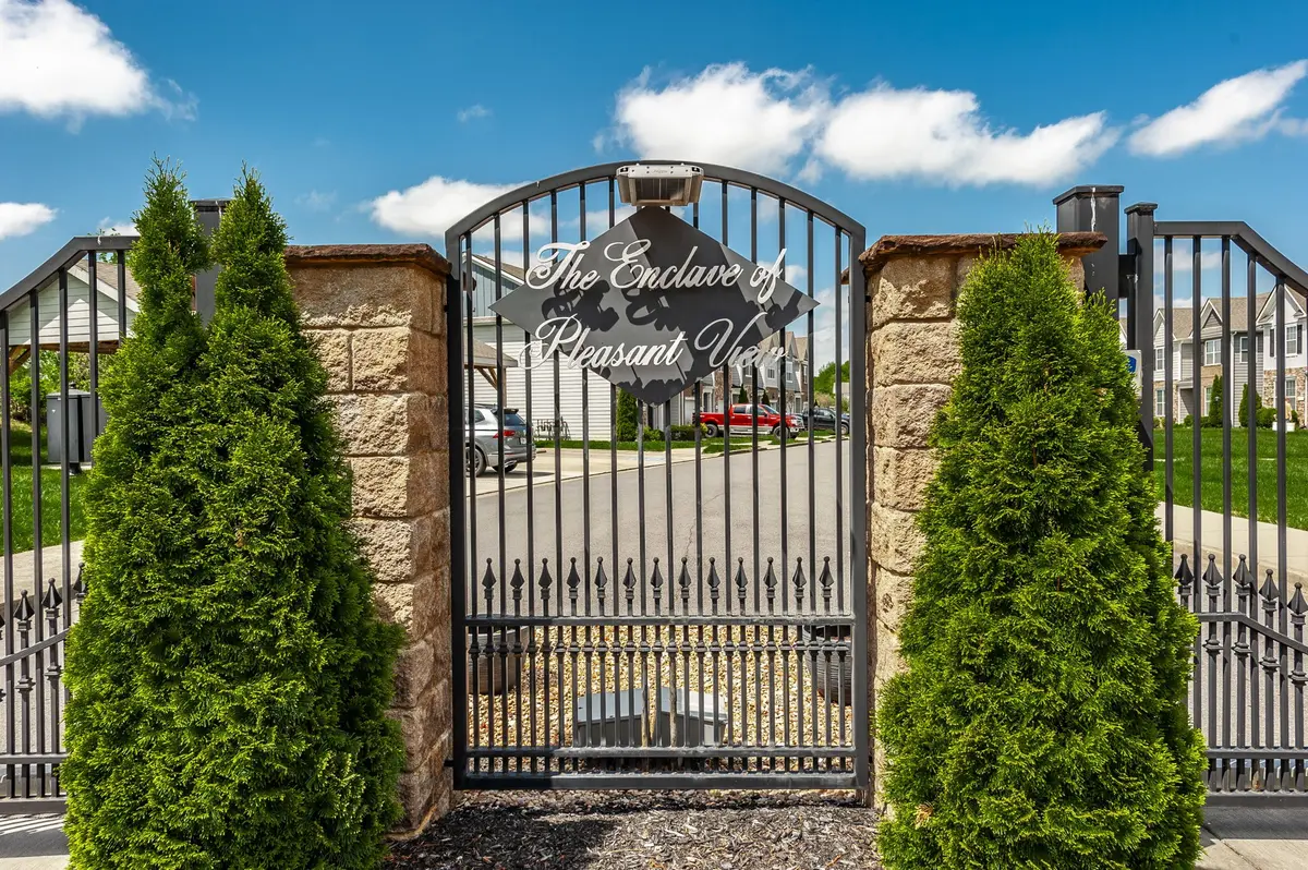 342 Manor Row, Pleasant View, TN 37146