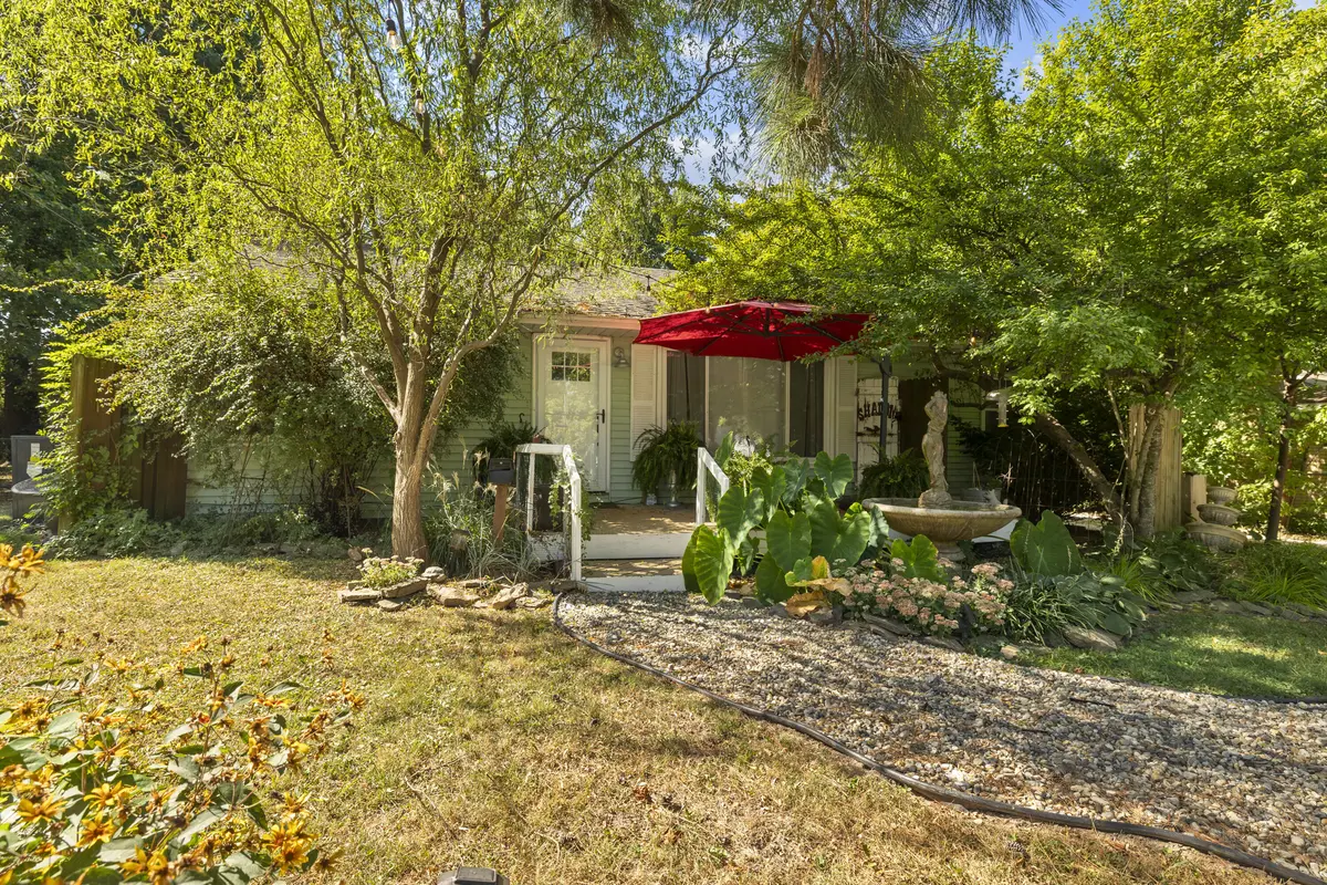 2030 E Grand ST, Springfield, MO 65804