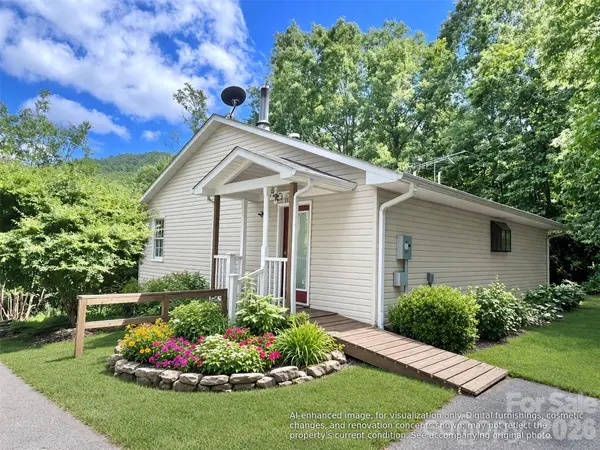 105 Chestnut Hill RD, Black Mountain, NC 28711