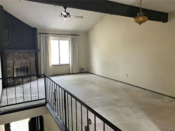 8863 Carriage DR, Lenexa, KS 66215