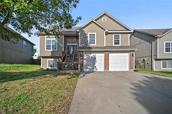 9218 N Kirkwood AVE, Kansas City, MO 64154