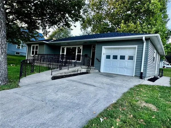203 W 11th ST #W, Maryville, MO 64468