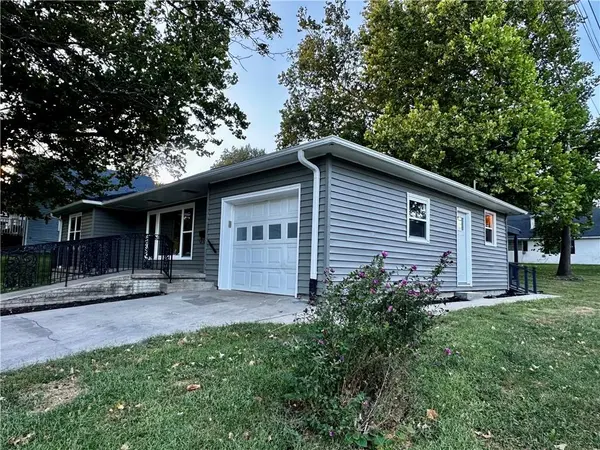 203 W 11th ST #W, Maryville, MO 64468