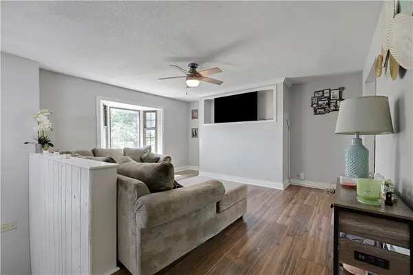 17980 W 191st ST, Spring Hill, KS 66083