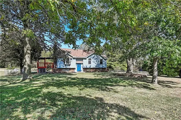 17980 W 191st ST, Spring Hill, KS 66083