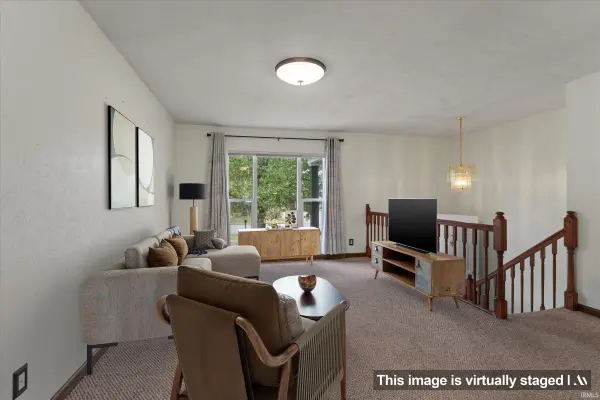 68 Sunnycrest DR, Osceola, IN 46561-9578