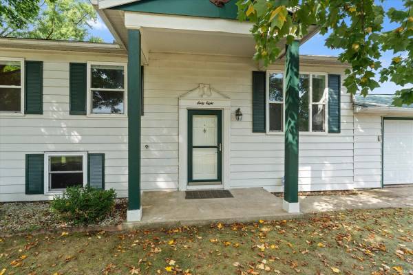 68 Sunnycrest DR, Osceola, IN 46561-9578