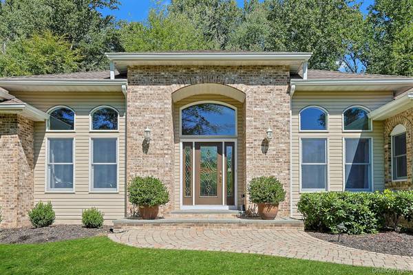 6 Marycrest RD, West Nyack, NY 10994