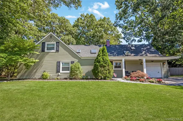 23 Lakeside DR, Ronkonkoma, NY 11779