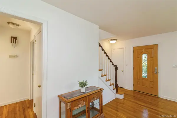 24 Old Homestead RD, Port Jefferson, NY 11777