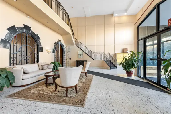370 W Broadway #5K, Long Beach, NY 11561